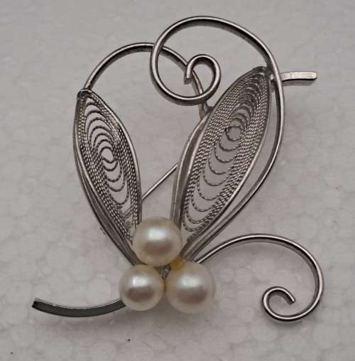 Vintage Brooch 50mm x 47mm