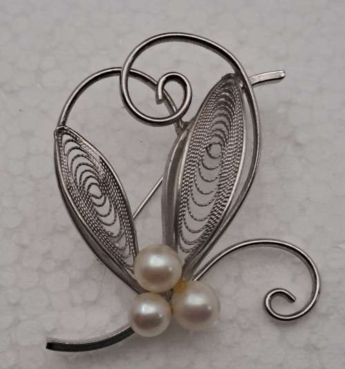 Vintage Brooch 50mm x 47mm