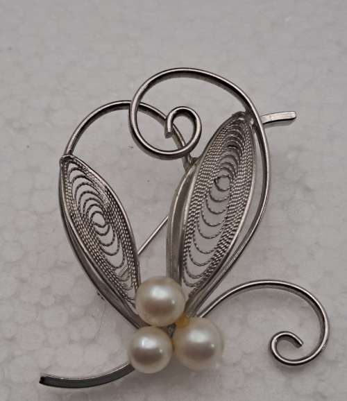 Vintage Brooch 50mm x 47mm