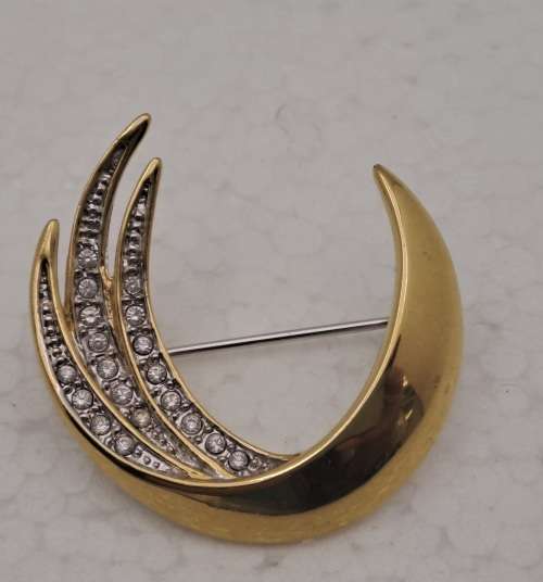 Vintage Pierre Cardin Brooch 34mm x 35mm