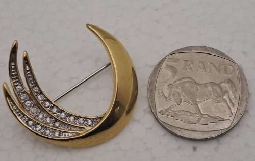 Vintage Pierre Cardin Brooch 34mm x 35mm