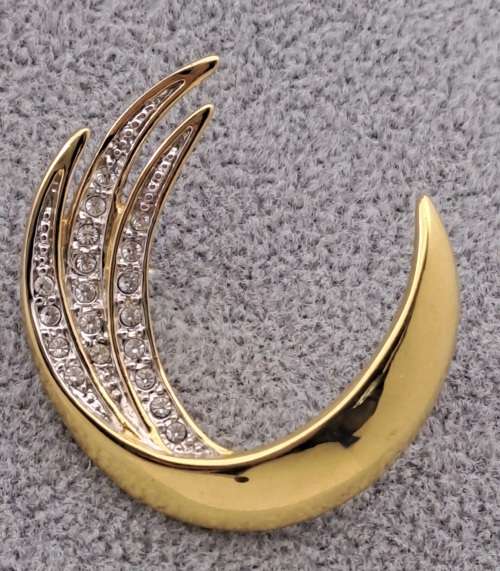 Vintage Pierre Cardin Brooch 34mm x 35mm