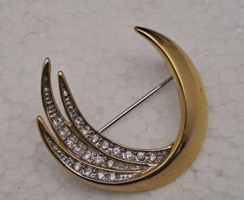 Vintage Pierre Cardin Brooch 34mm x 35mm