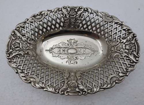 Small Vintage Silverplated Tray- 15cm x 10,7cm x 2cm