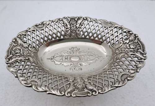 Small Vintage Silverplated Tray- 15cm x 10,7cm x 2cm