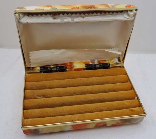 Vintage 1970`s MELE Floral Jewelry Box 17,5cm X 11cm x 4,8cm
