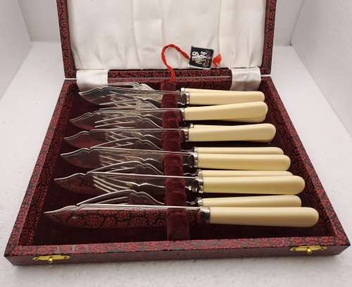 12 Pc Vintage DE MONTFORT Silver Plated Bone Handle Fish Cutlery set -Boxed -Sheffield England