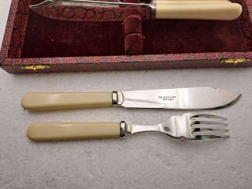 12 Pc Vintage DE MONTFORT Silver Plated Bone Handle Fish Cutlery set -Boxed -Sheffield England