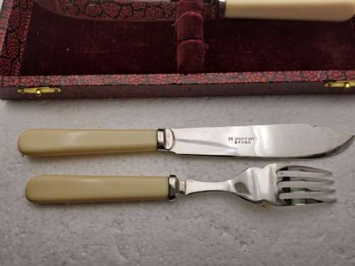12 Pc Vintage DE MONTFORT Silver Plated Bone Handle Fish Cutlery set -Boxed -Sheffield England