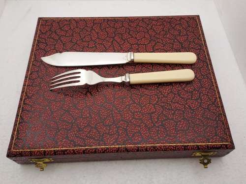12 Pc Vintage DE MONTFORT Silver Plated Bone Handle Fish Cutlery set -Boxed -Sheffield England
