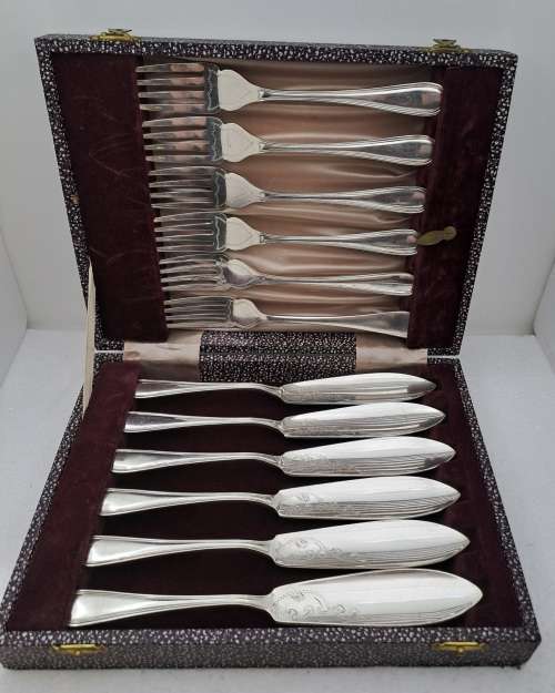 12 Pc Vintage Silver Plated  Fish Cutlery set -Boxed -(one fork different pattern)
