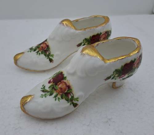 2 Vintage Royal Albert Old Country Roses Shoes (Very Tiny chip on one)