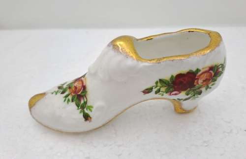 2 Vintage Royal Albert Old Country Roses Shoes (Very Tiny chip on one)