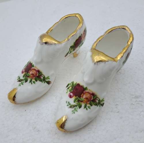 2 Vintage Royal Albert Old Country Roses Shoes (Very Tiny chip on one)