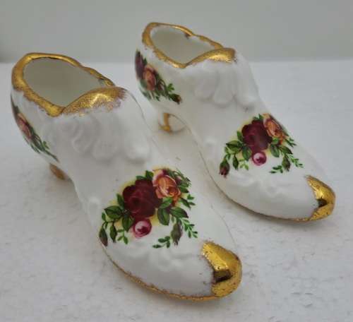 2 Vintage Royal Albert Old Country Roses Shoes (Very Tiny chip on one)