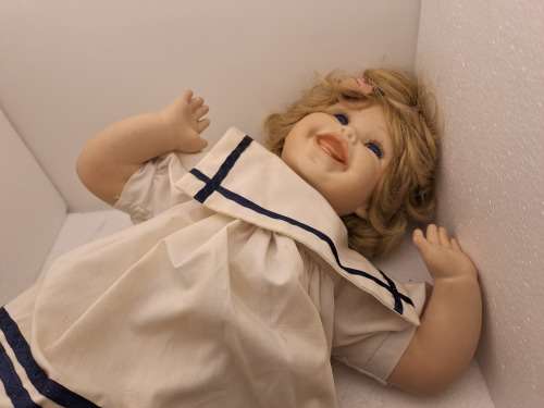 ` Tippy ` Porcelain Doll- a Cindy Marschner Reproduction 1991 -52cm x 32cm