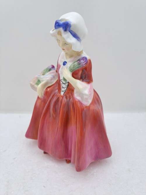 Vintage Royal Doulton `Lavinia`` No838507` HN 1955 Porcelain doll