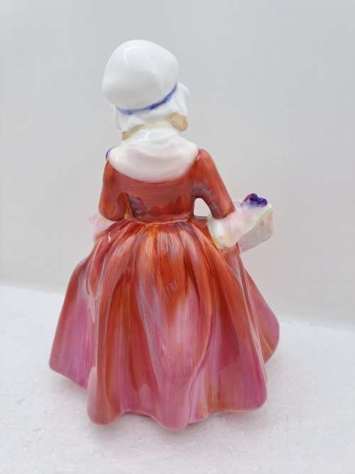 Vintage Royal Doulton `Lavinia`` No838507` HN 1955 Porcelain doll