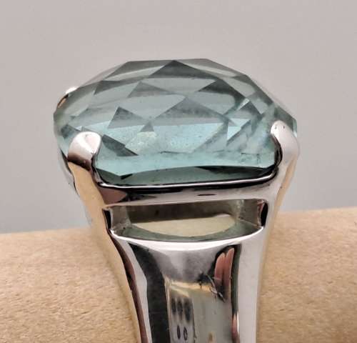 Pre-Owned Light Turquoise Swarovski Crystal Ladies Dress ring - Boxed.