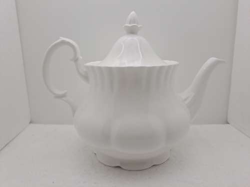 Vintage Royal Albert REVERIE Bone China  Teapot -Mint condition