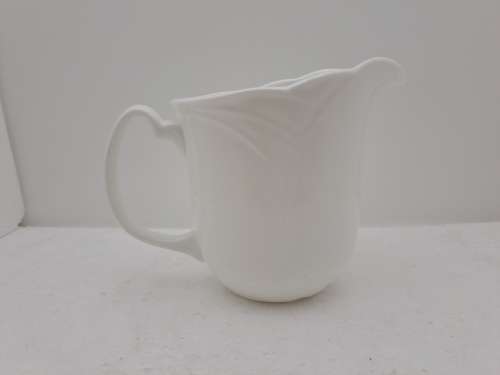 1986 Royal Albert HORIZONS PROFILE Bone China -Creamer