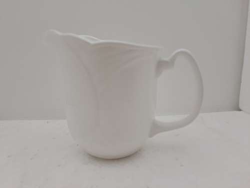 1986 Royal Albert HORIZONS PROFILE Bone China -Creamer