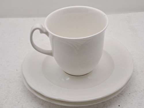 1986 Royal Albert HORIZONS PROFILE Bone China -Trio (6 Available)
