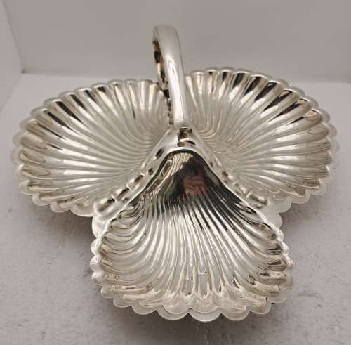 Vintage Italian style Silver Plated E.P.N.S 3 Part Clam Shell Server