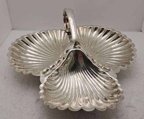 Vintage Italian style Silver Plated E.P.N.S 3 Part Clam Shell Server