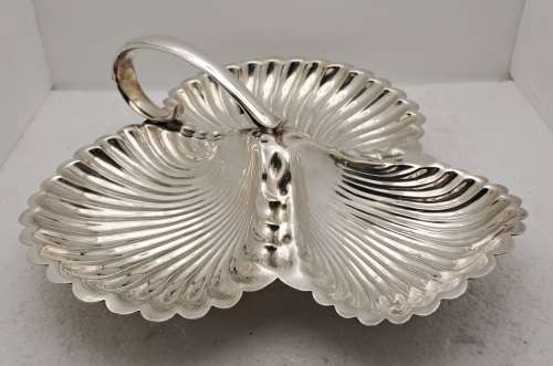 Vintage Italian style Silver Plated E.P.N.S 3 Part Clam Shell Server