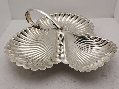 Vintage Italian style Silver Plated E.P.N.S 3 Part Clam Shell Server