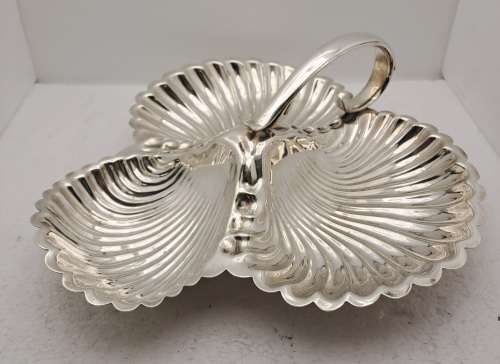 Vintage Italian style Silver Plated E.P.N.S 3 Part Clam Shell Server