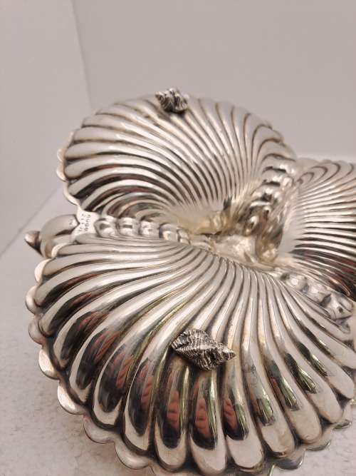Vintage Italian style Silver Plated E.P.N.S 3 Part Clam Shell Server