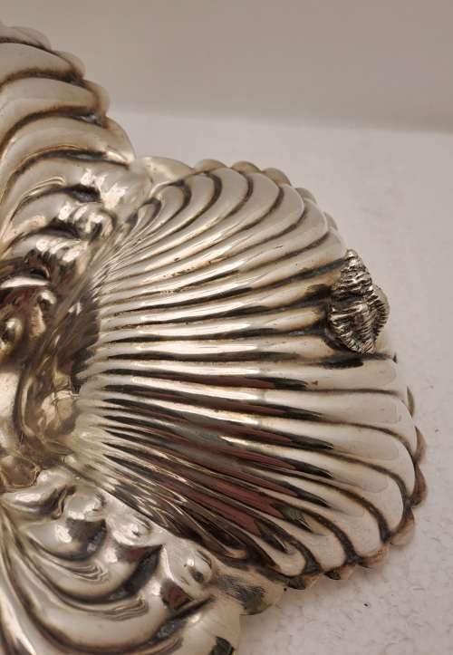 Vintage Italian style Silver Plated E.P.N.S 3 Part Clam Shell Server