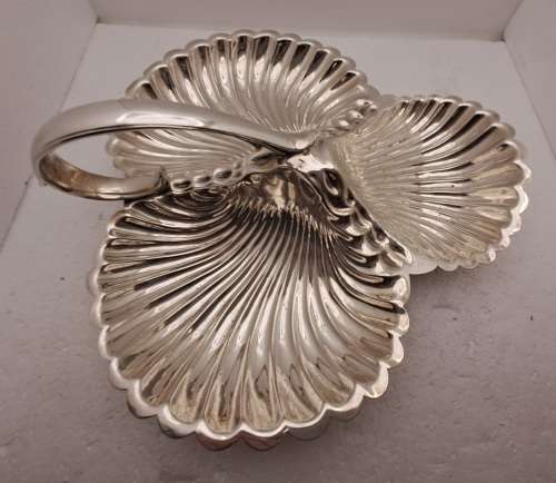 Vintage Italian style Silver Plated E.P.N.S 3 Part Clam Shell Server