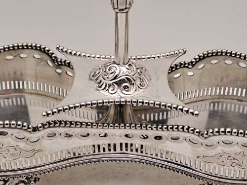 Beautiful Antique Silverplate Cruet Set