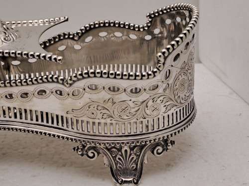 Beautiful Antique Silverplate Cruet Set