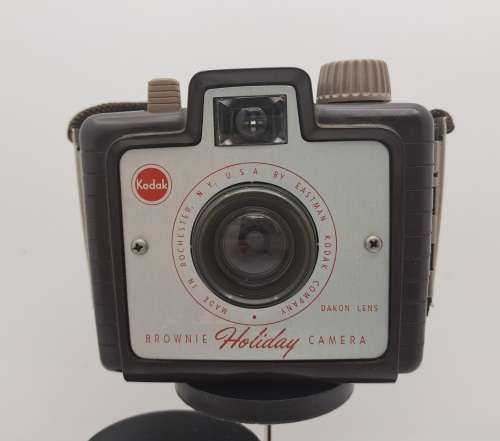 Collectable Vintage 1950`s Kodak Brownie HOLIDAY 127 Camera -Dakon Lens