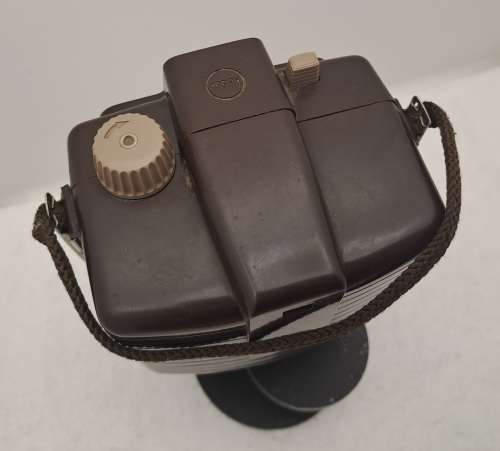 Collectable Vintage 1950`s Kodak Brownie HOLIDAY 127 Camera -Dakon Lens