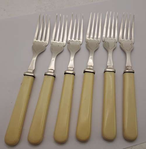 6 Vintage Bone Handle Fish Forks - 17cm - Sheffield England