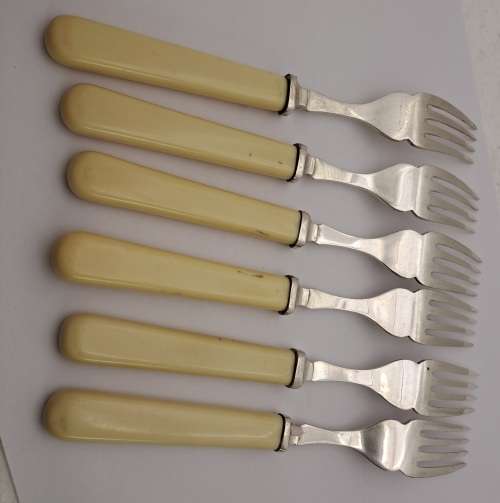 6 Vintage Bone Handle Fish Forks - 17cm - Sheffield England
