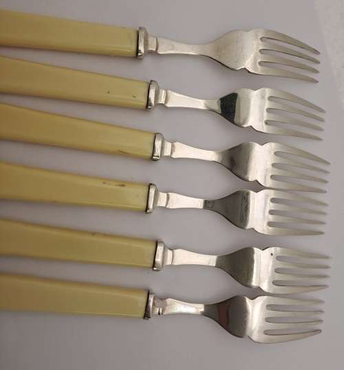 6 Vintage Bone Handle Fish Forks - 17cm - Sheffield England