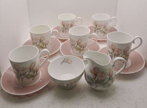 6 Vintage Royal Albert Coffee Duo`s with Creamer+ Ridgway sugar Bowl + 6 Doilies