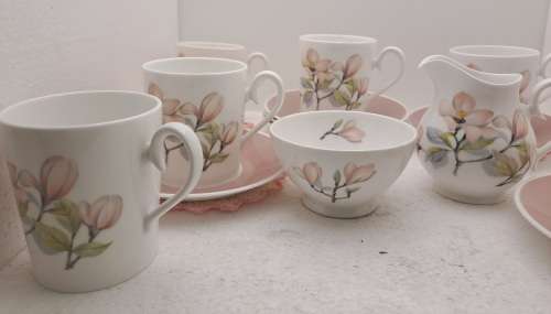 6 Vintage Royal Albert Coffee Duo`s with Creamer+ Ridgway sugar Bowl + 6 Doilies