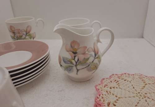6 Vintage Royal Albert Coffee Duo`s with Creamer+ Ridgway sugar Bowl + 6 Doilies