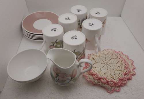 6 Vintage Royal Albert Coffee Duo`s with Creamer+ Ridgway sugar Bowl + 6 Doilies