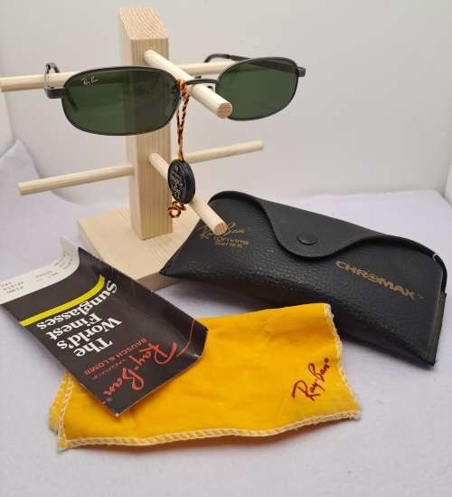 Original Vintage Ray-ban Sunglasses Unused -with Box ,Manual and Cloth.