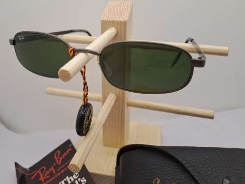 Original Vintage Ray-ban Sunglasses Unused -with Box ,Manual and Cloth.