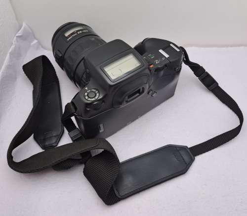 Pre-Owned Vintage Pentax Z-1P Panorama SLR 35mm Film Camera with SMC Pentax-FA 1:4-5.6 28-105 Lens.