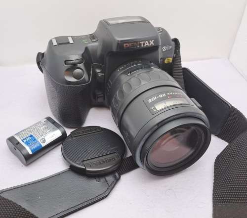 Pre-Owned Vintage Pentax Z-1P Panorama SLR 35mm Film Camera with SMC Pentax-FA 1:4-5.6 28-105 Lens.